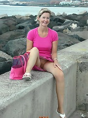 Sexy Amateur MILF GFs